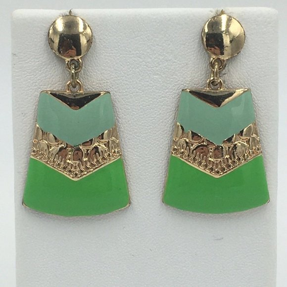 Mint Green ENAMELED Gold Tone Summer Dangle Post Pierced EARRINGS - Picture 1 of 6
